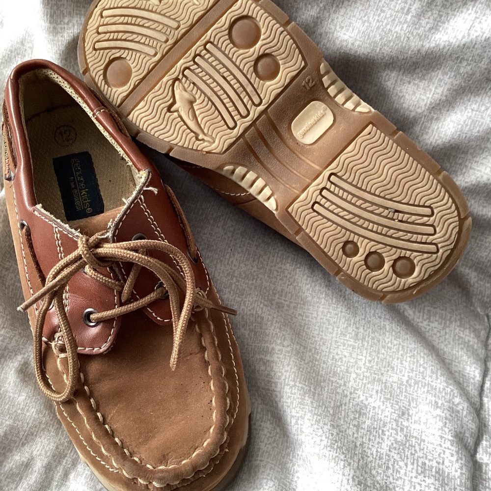 Toddler Boy Boat Shoes Size 12 Whale on soles Brown